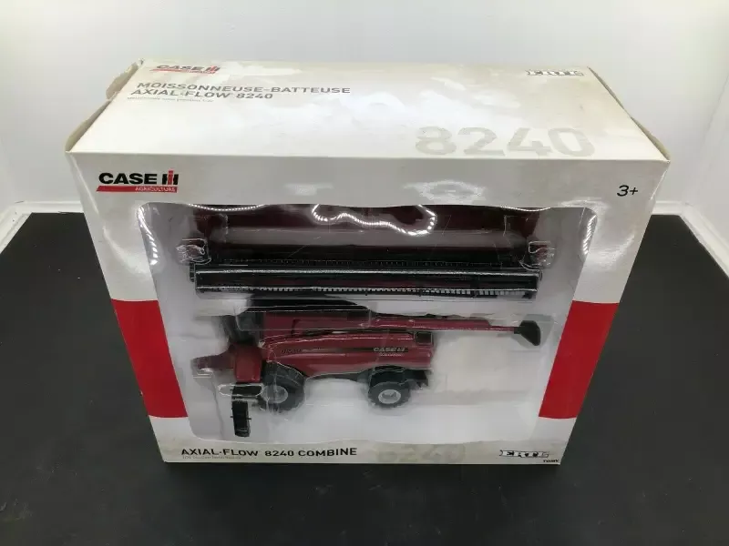 CaseIH 8240 Combine w/ Heads 1/32