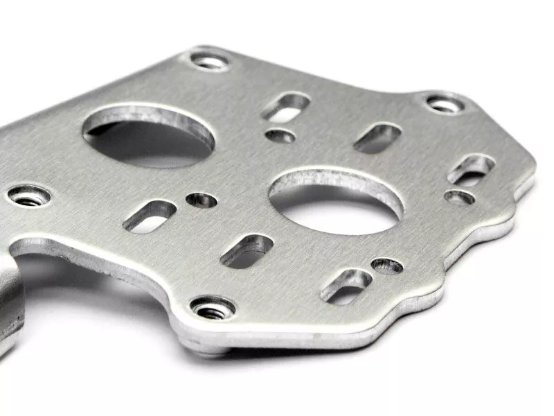 HPI #72120 - ENGINE PLATE (NITRO RUSH)