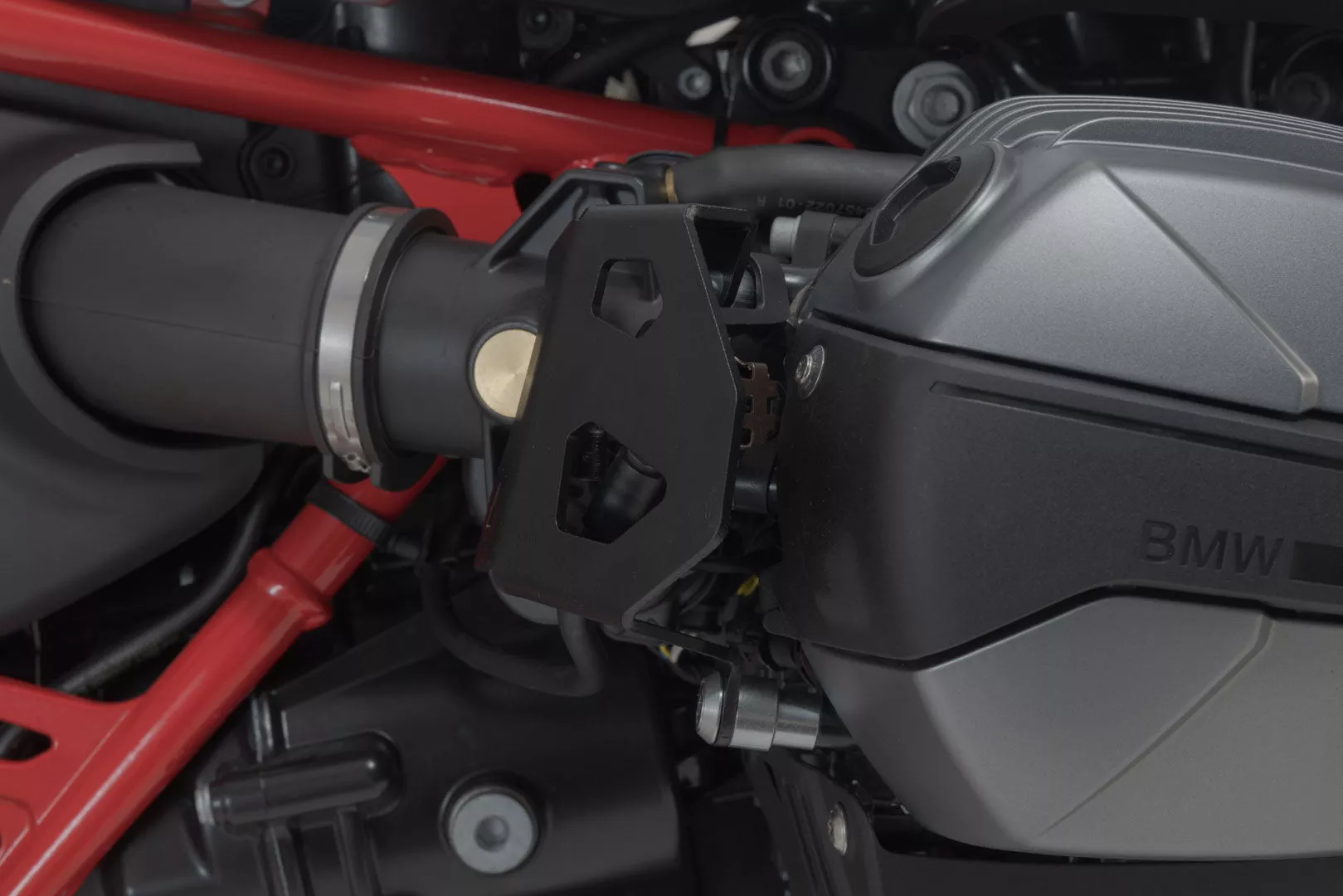 Injector cover set - Black. BMW models.